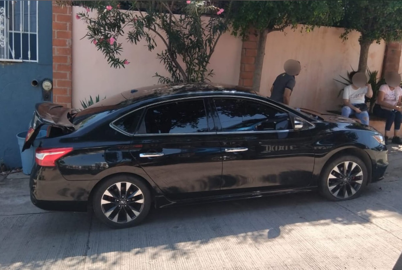 Vehículo robado asegurado en Culiacán, Sinaloa