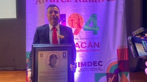 El exgrandesligas Víctor Álvarez es entronizado al Salón de la Fama de Culiacán