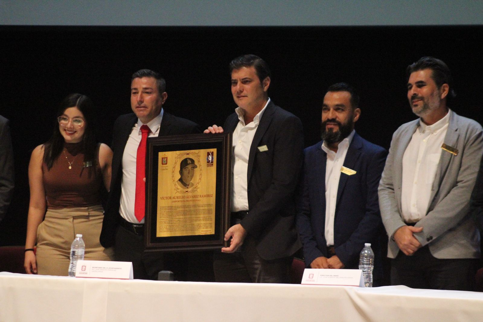 Víctor Álvarez entra al Salón de la Fama al Mérito Deportivo en Culiacán