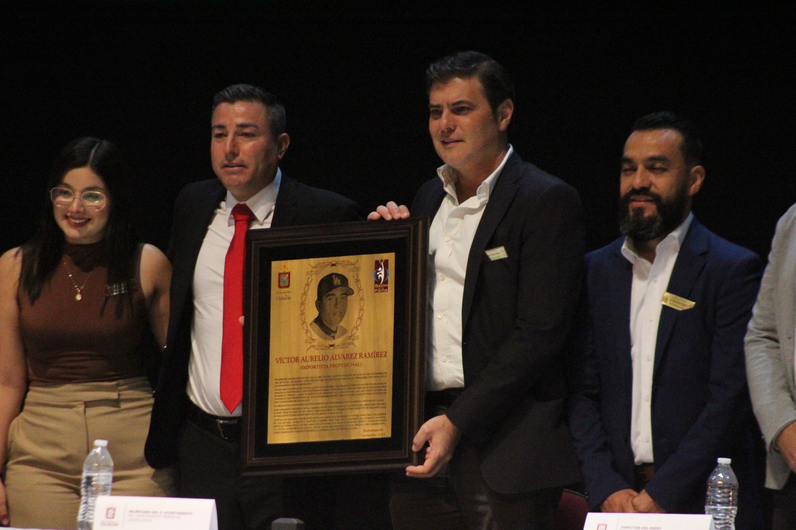 Víctor Álvarez entra al Salón de la Fama al Mérito Deportivo en Culiacán