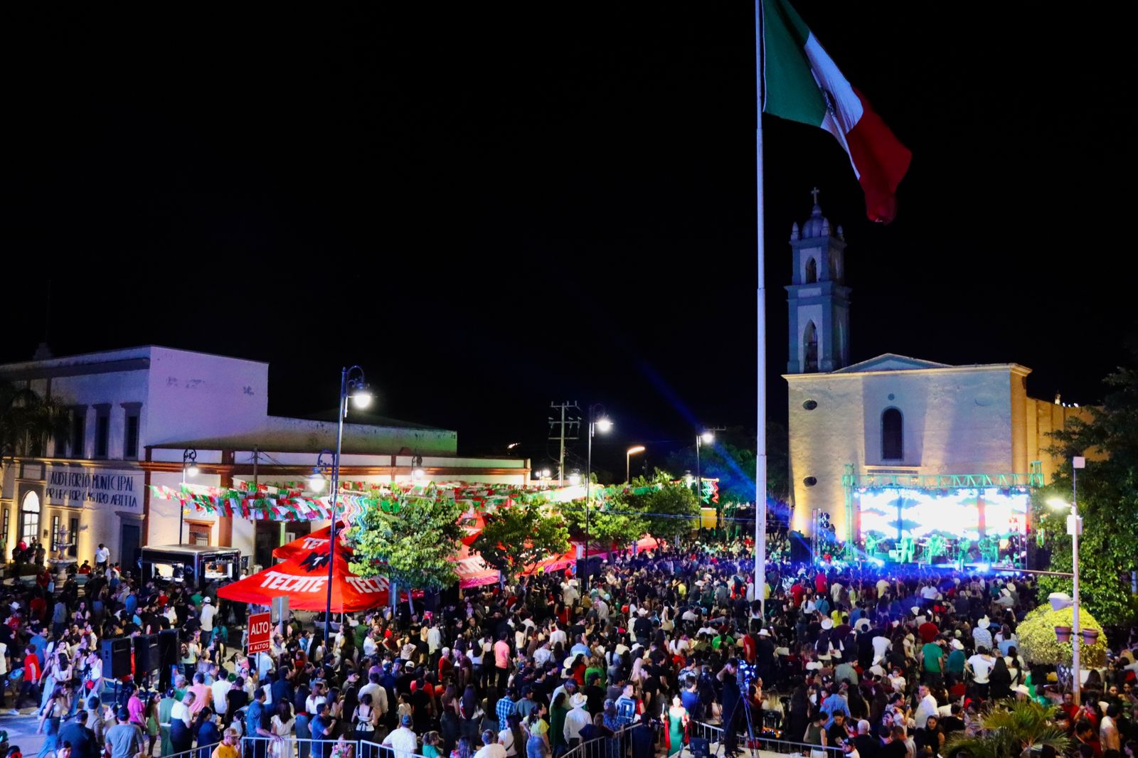 ¡Viva Badiraguato! José Paz López encabeza tradicional Grito de Independencia