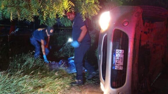 Pierde la vida menor de 3 años en volcadura en La Sirena, en Mazatlán