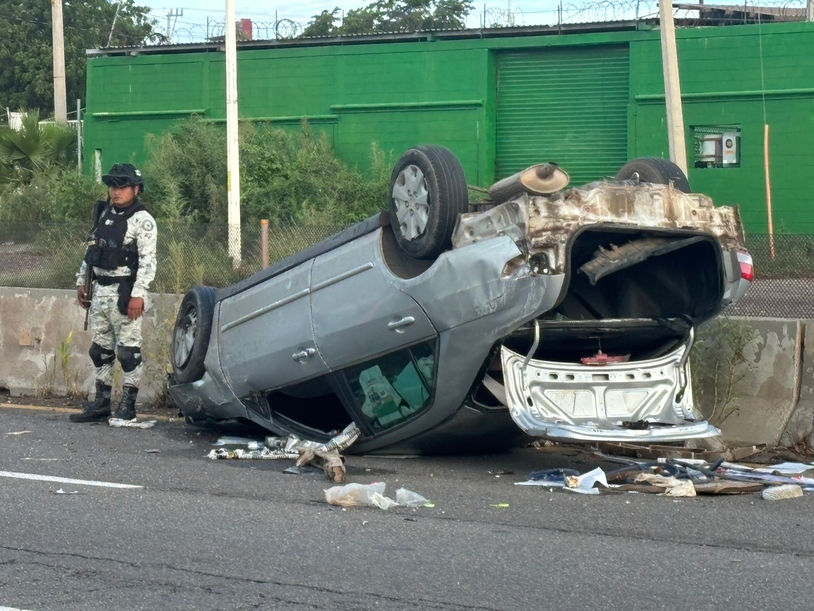 volcadura sobre la costerita en culiacan