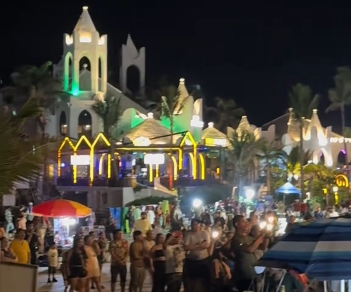 El "Yaki" promociona el Yakifest en el Malecón de Mazatlán