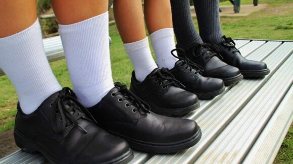 Cómo limpiar y dejar brillosos los zapatos escolares: guía práctica para mantenerlos como nuevos