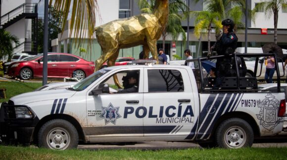 Detienen en el fraccionamiento Árboledas INVIES de Mazatlán, Sinaloa, a hombre con órdenes de aprehensión
