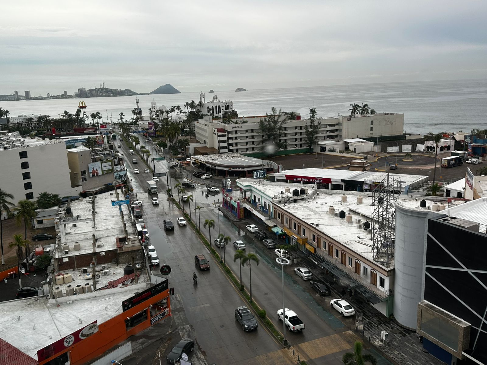 amanece lloviendo en mazatlan y municipios cercanos