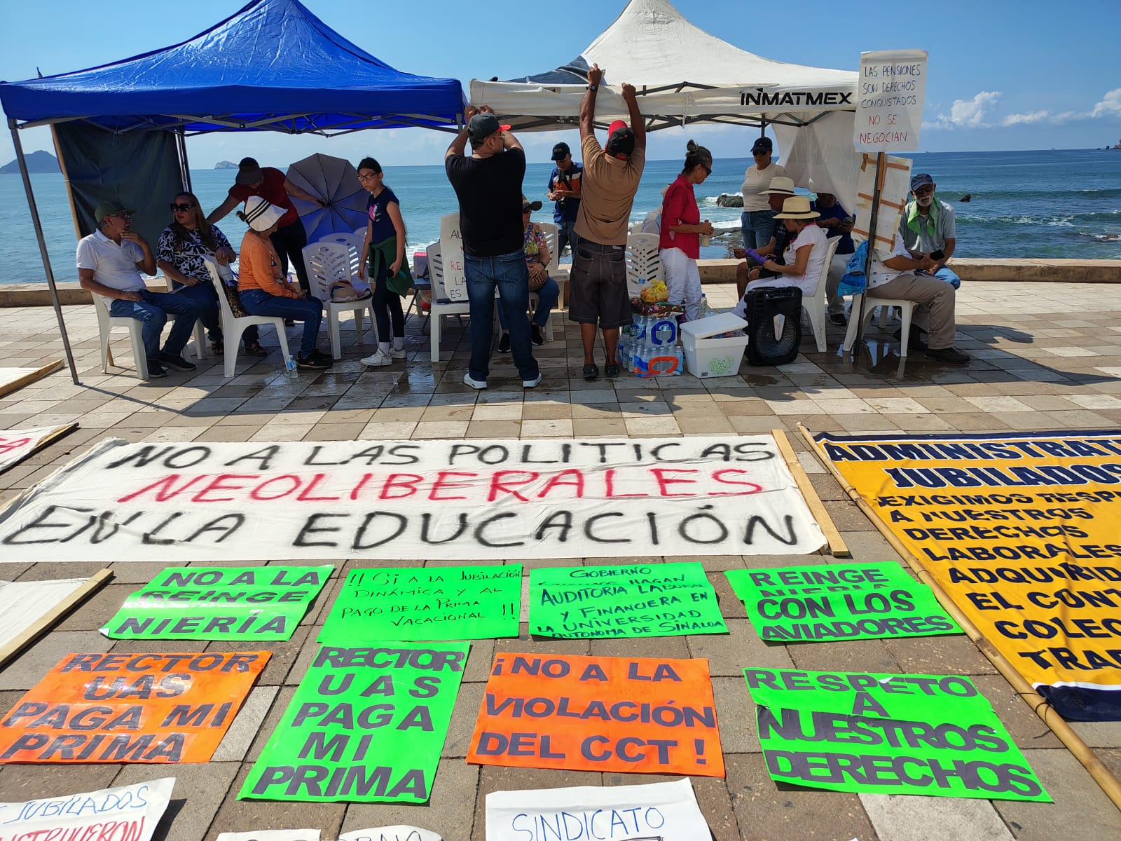 Afectados por reingeniería de Madueña en la UAS reclaman falta de atención por gobierno estatal y federal