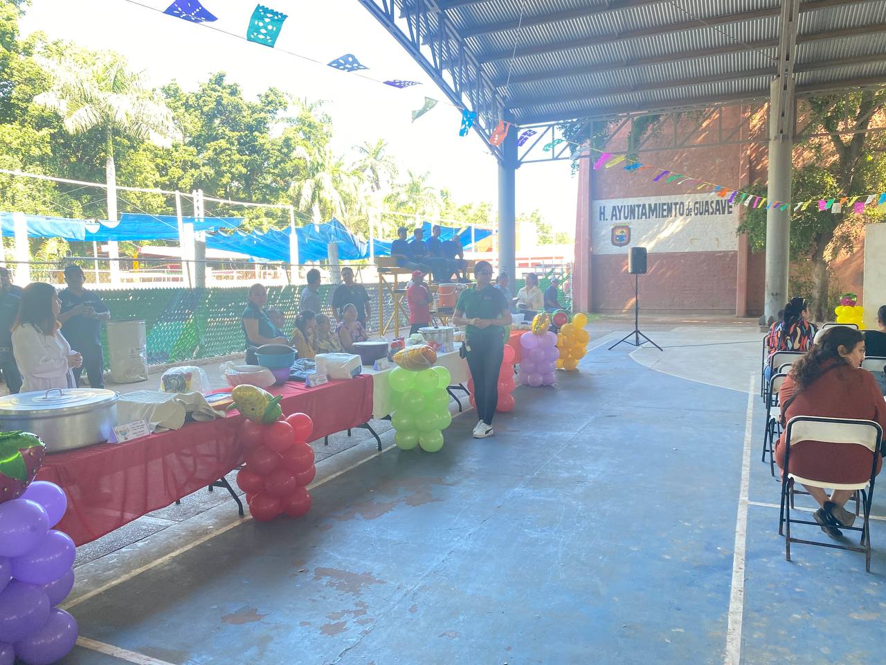 Alcaldesa en muestra gastronómica de los espacios de alimentación de DIF Guasave, Sinaloa