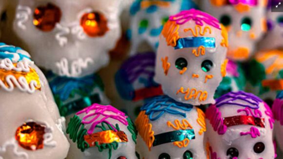 Del azúcar al altar; ¿por qué el alfeñique es el alma del Día de Muertos?