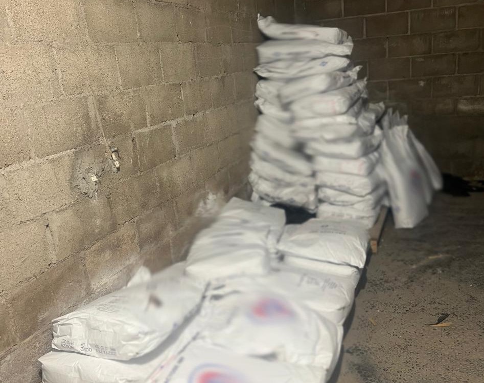 Aseguran en Durango miles de litros de precursores químicos y marihuana tras tres cateos