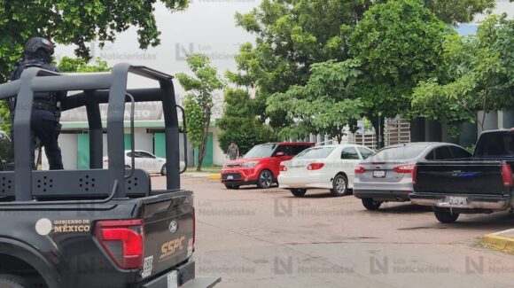 Sujetos armados en una Tiguan blanca dispararon contra la fachada: SSPyTM tras ataque a caseta de Valle Alto, Culiacán