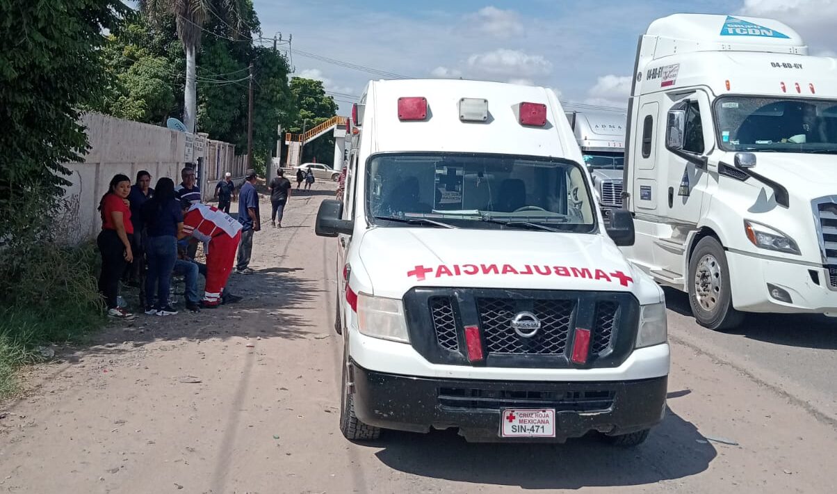 Choque con volcadura deja un lesionado en la carretera Internacional México 15, en Guasave, Sinaloa