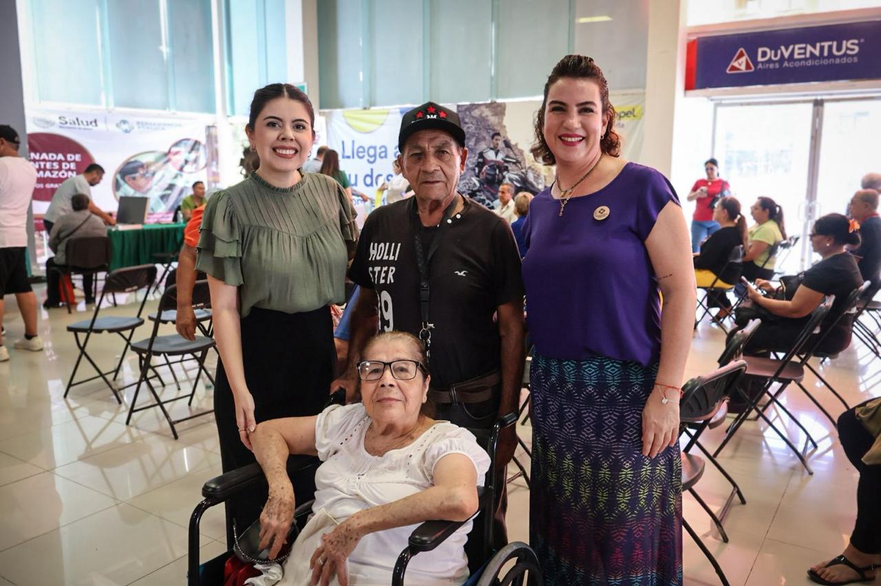 DIF Culiacán y la Beneficencia Pública entregan más de 200 lentes en jornada gratuita