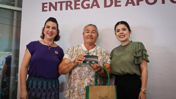 DIF Culiacán y la Beneficencia Pública entregan más de 200 lentes en jornada gratuita