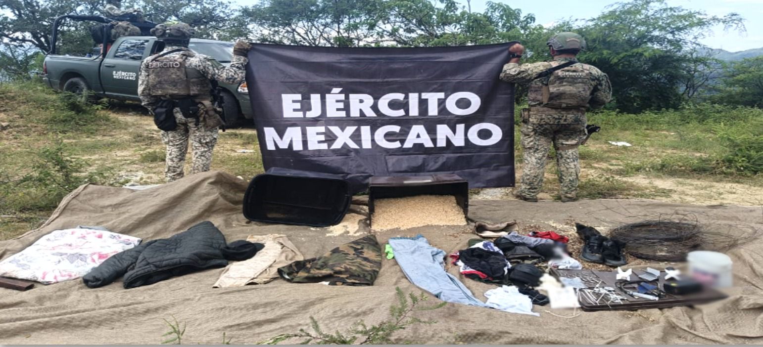 Decomisan campamentos con armas y $16 mil 700 en droga en Badiraguato, Sinaloa