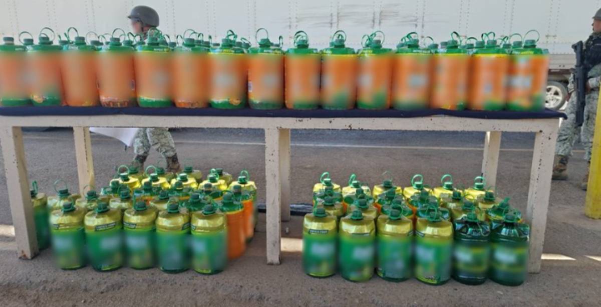 Decomisan mil 67 litros de metanfetamina oculta en bidones de limpiador en Sonora; iba rumbo a Baja California
