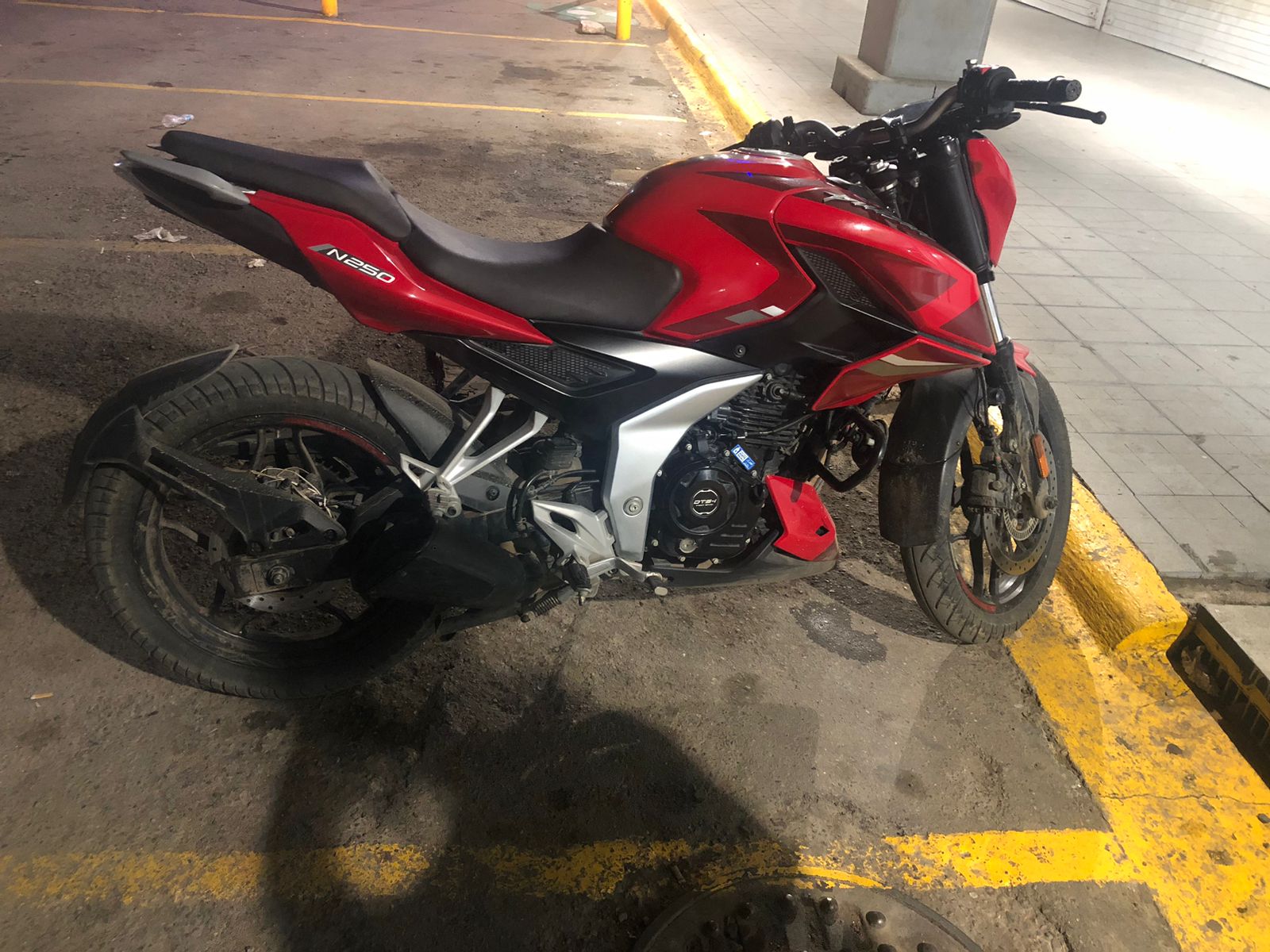 Detienen a pareja que circulaba en motocicleta con reporte de robo en Mazatlán