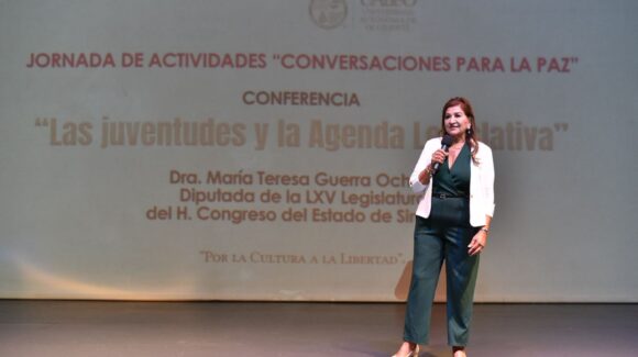 Diputada Tere Guerra sostiene charla sobre construcción de paz con jóvenes de la UAdeO