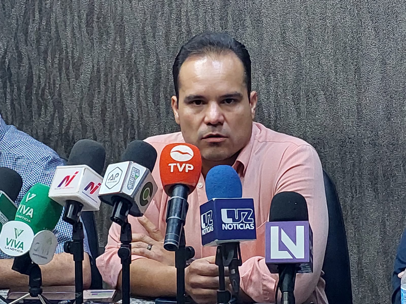 El presidente de Canacintra Los Mochis, Roberto Junior Miranda Lagarda