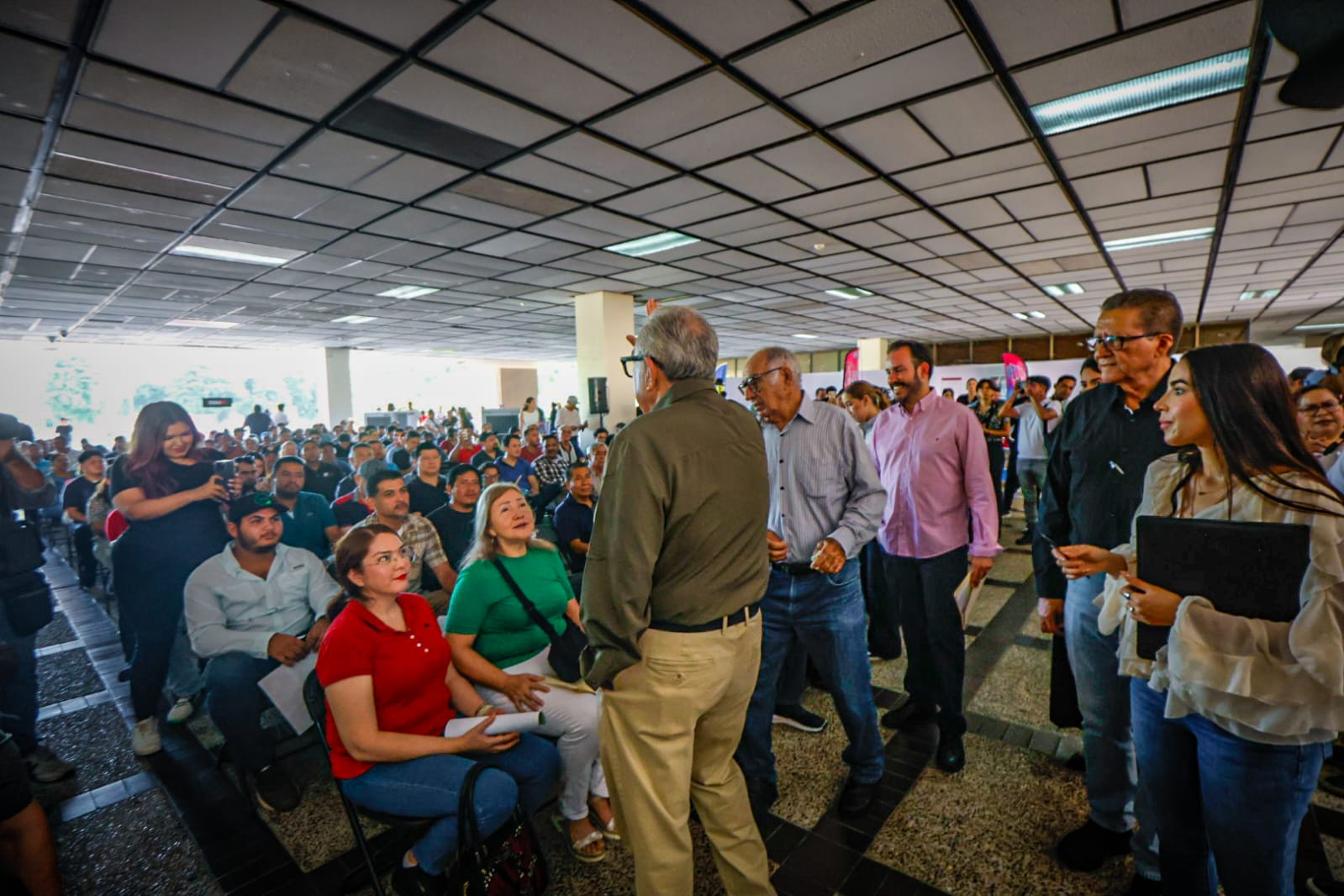 Entrega Rocha apoyos del programa Saber Hacer