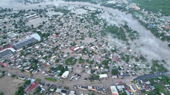 DIF Mazatlán, Sinaloa abre centros de acopio para apoyar a familias afectadas por lluvias en Veracruz
