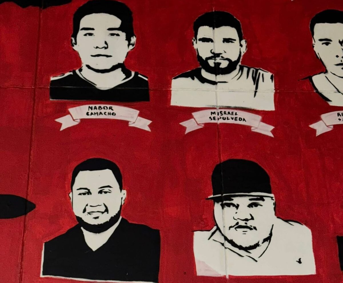 Hasta Encontrarles, pintan mural en Mazatlán, Sinaloa, con los rostros de 29 desaparecidos