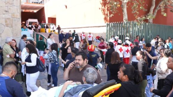 Incendio en Clínica 2 del IMSS en Monterrey provoca desalojo de 200 personas; activan Código Rojo