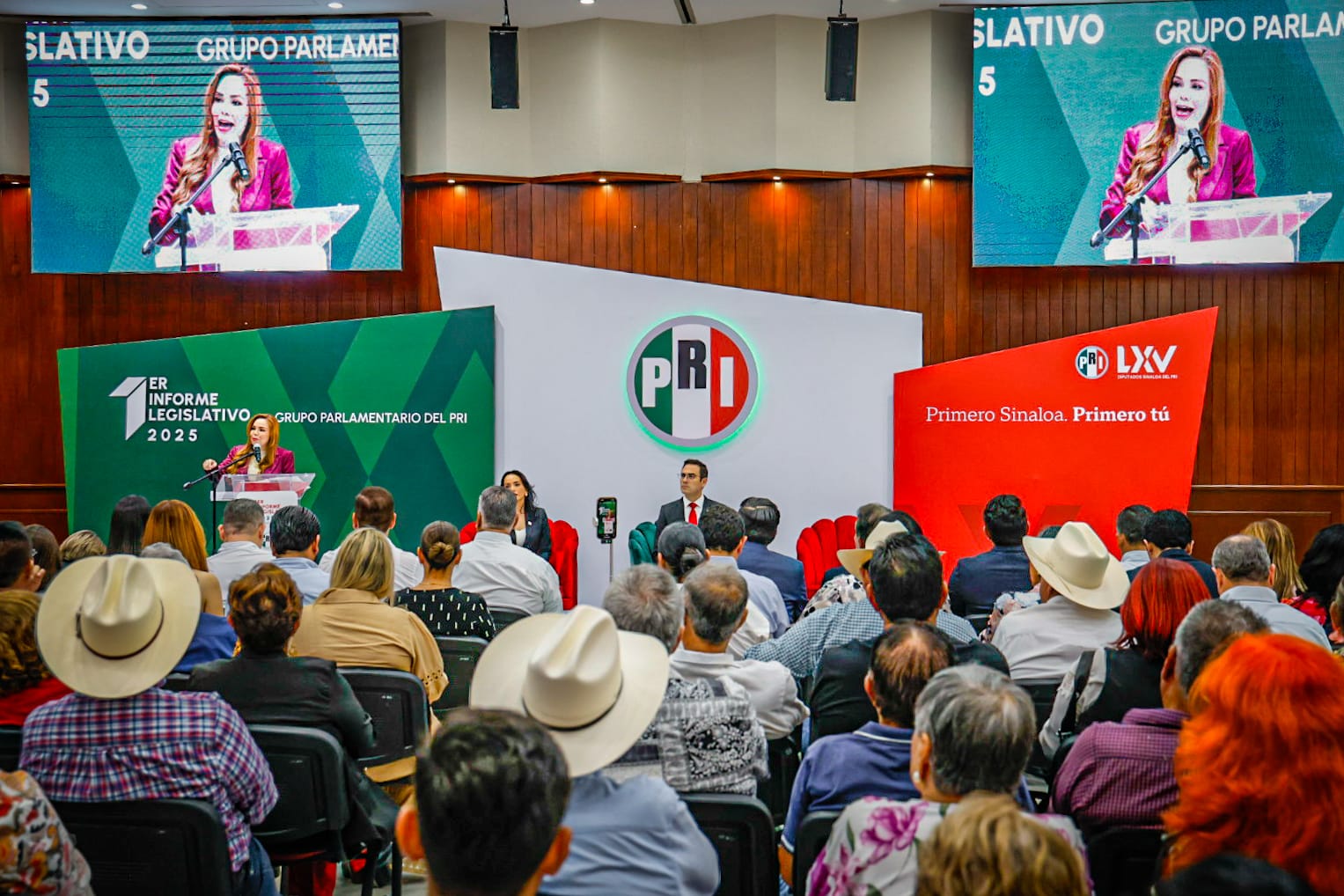 diputados locales del Partido Revolucionario Institucional (PRI) presentaron el informe correspondiste al Primer Año de Actividades de la 65 Legislatura en el Congreso Local.