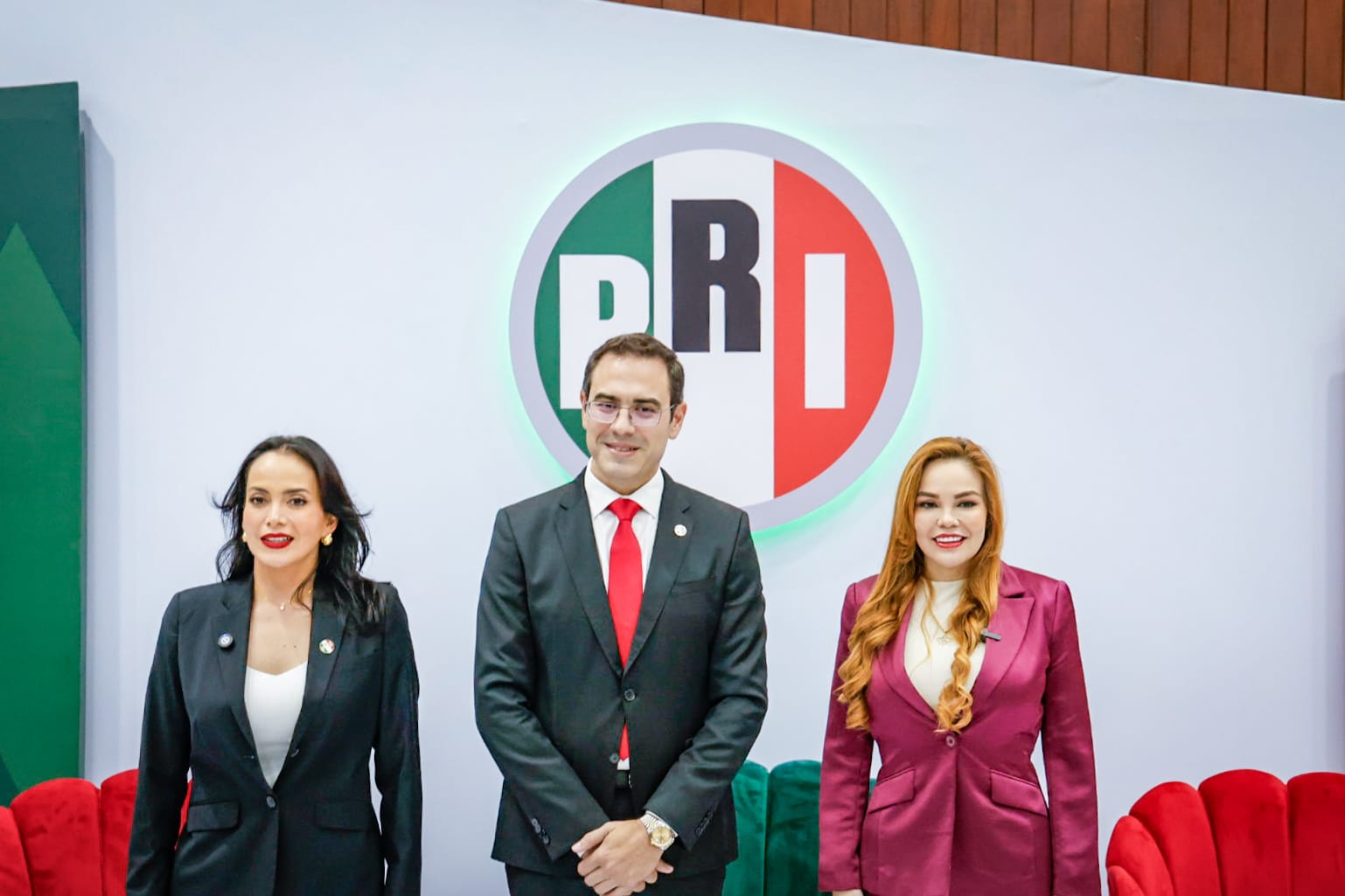Bernardino Antelo Esper, Irma Moreno Ovalles y Paola Gárate Valenzuela
