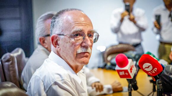 “Los escuchamos uno a uno”; Recoge Julio Berdegué peticiones de productores de Sinaloa en su visita y promete volver pronto