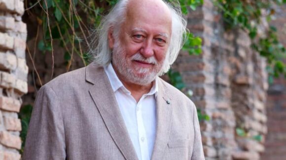 László Krasznahorkai gana el Nobel de Literatura 2025 por su obra apocalíptica y espiritual