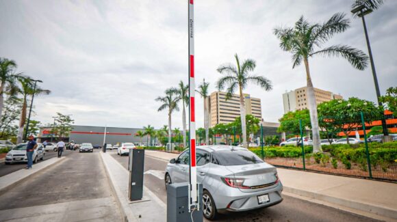 Mientras respete reglamentos municipales, Costco Culiacán está en su derecho de cobrar estacionamiento: Regidor