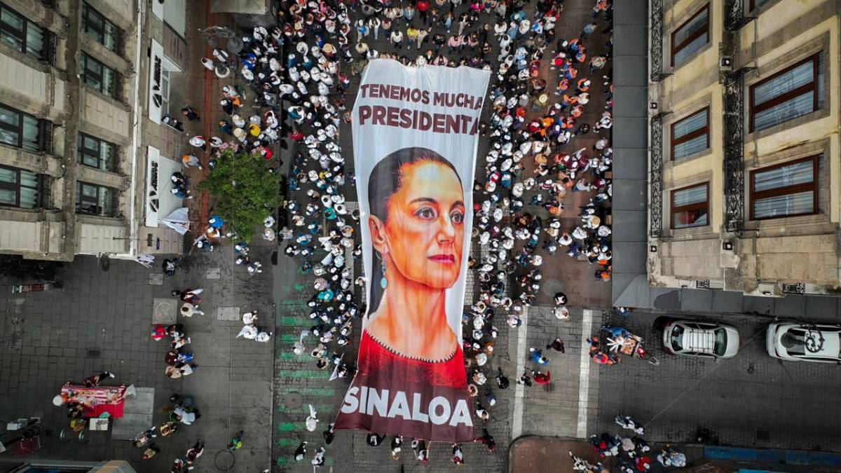 Miles de sinaloenses acompañan a Claudia Sheinbaum en el Zócalo