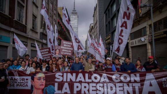 Miles de sinaloenses acompañan a Claudia Sheinbaum en el Zócalo en el cierre de su gira “La Transformación Avanza”
