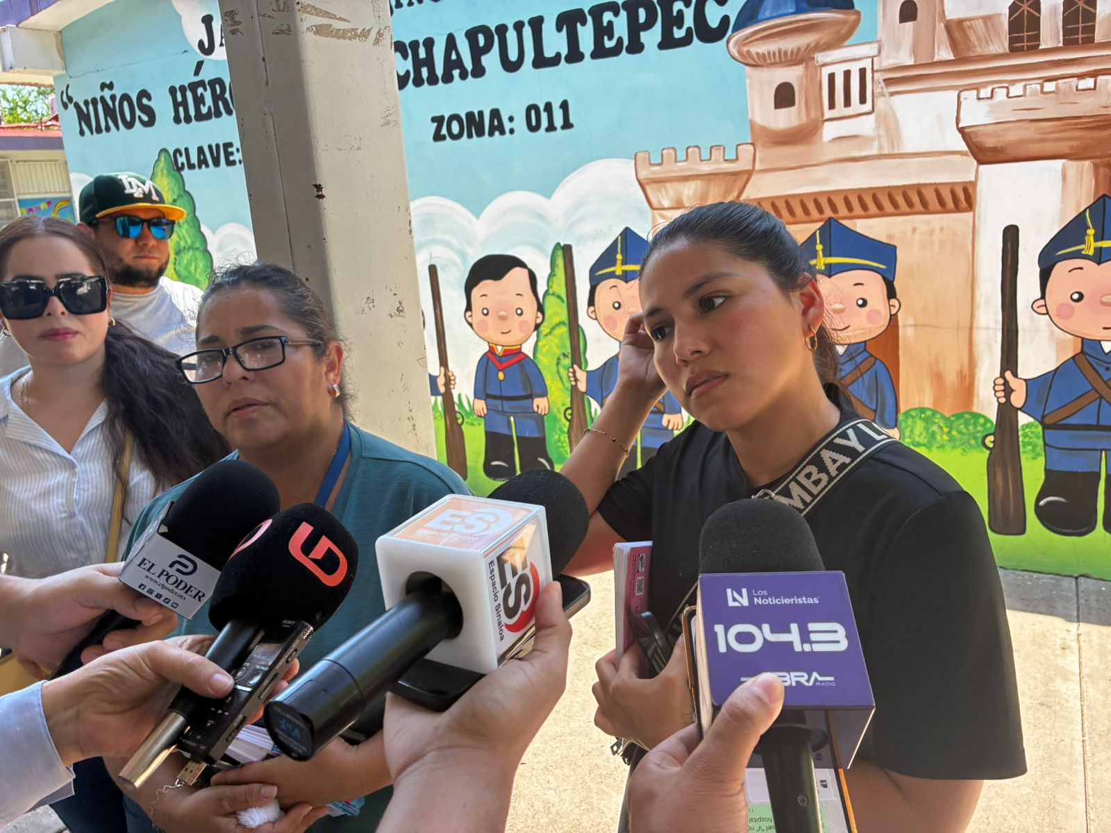 Padres de familia desmienten agresión de maestra en contra de alumno del kinder Niños Héroes de Chapultepec de Los Mochis, Sinaloa