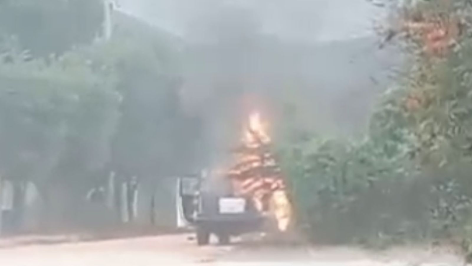 Patrulla incendiada tras enfrentamiento en Tepuche, Culiacán