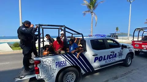 Les advierte Estrella Palacios a policías de Mazatlán, Sinaloa que habrá cero tolerancia en abusos y corrupción