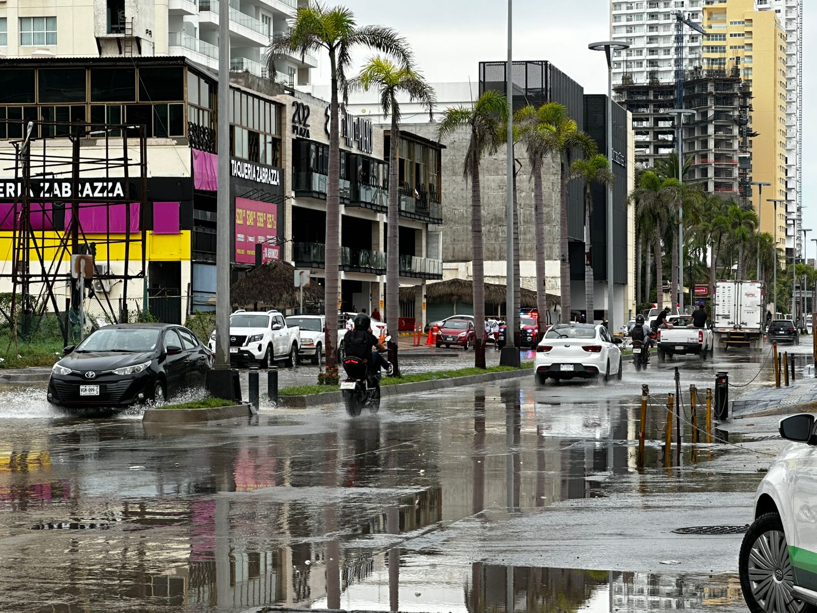 Se reabre la Avenida Camarón Sábalo en Mazatlán,Sinaloa tras lluvias