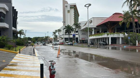 Amanece lloviendo este sábado en Mazatlán, Sinaloa, por la tormenta tropical ‘Raymond’