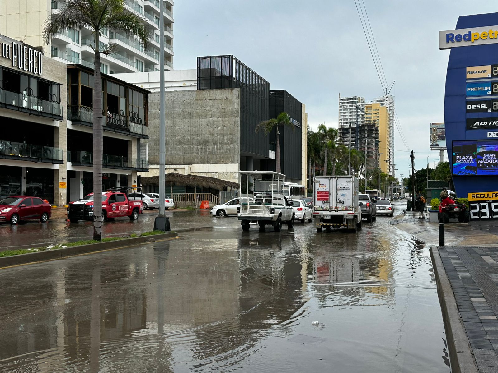 Se reabre la Avenida Camarón Sábalo en Mazatlán,Sinaloa tras lluvias
