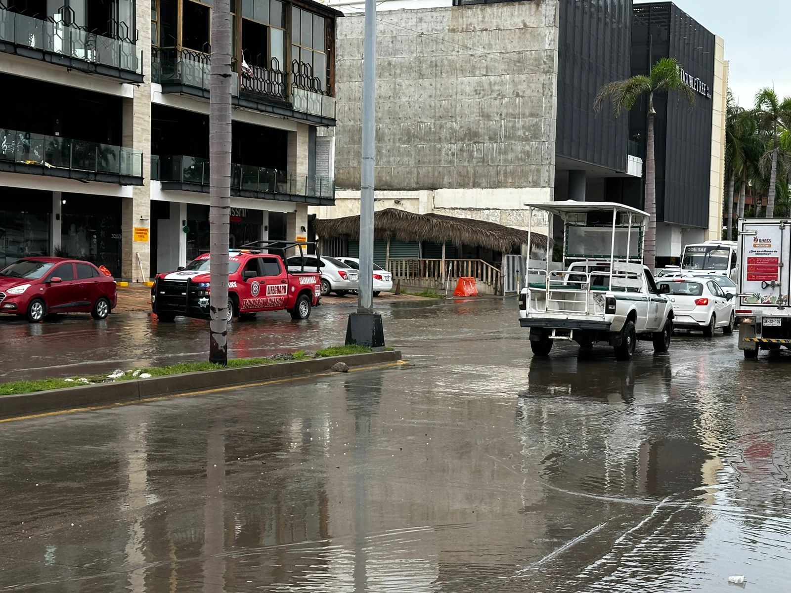 Se reabre la Avenida Camarón Sábalo en Mazatlán,Sinaloa tras lluvias