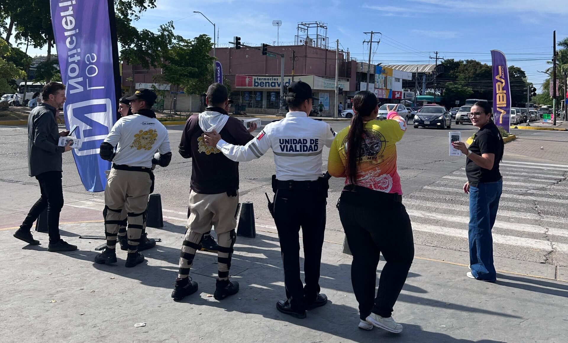 Tránsito de Ahome y Vibra Radio, realizan trabajos de prevención para evitar accidentes viales en ciudad de Los Mochis, Sinaloa