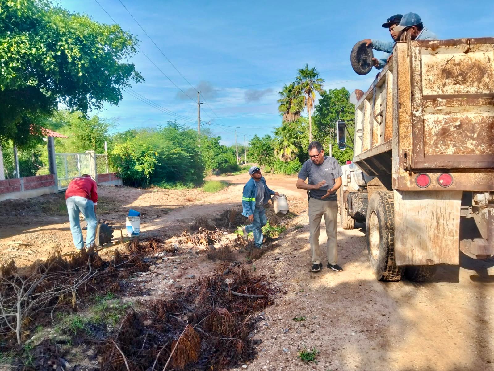Tras despunte en casos de dengue en el Évora, refuerzan campaña de decacharrización en Salvador Alvarado