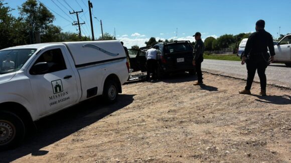 Adulto mayor queda sin vida en el interior de un vehículo sobre el Libramiento Oriente en la Arrocera Ahome, Sinaloa
