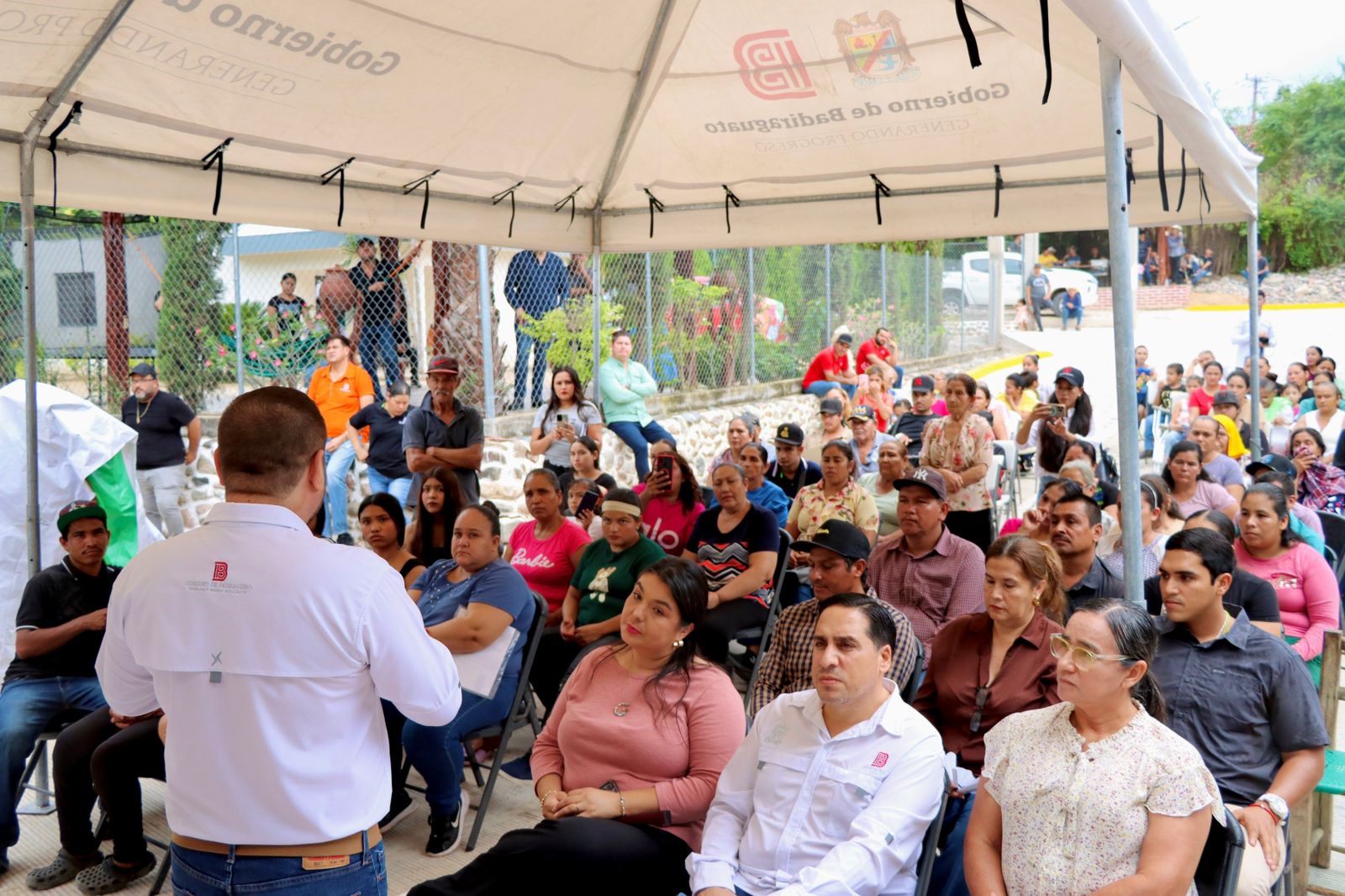 alcalde de badiraguato anuncia mas apoyos para la poblacion (1)