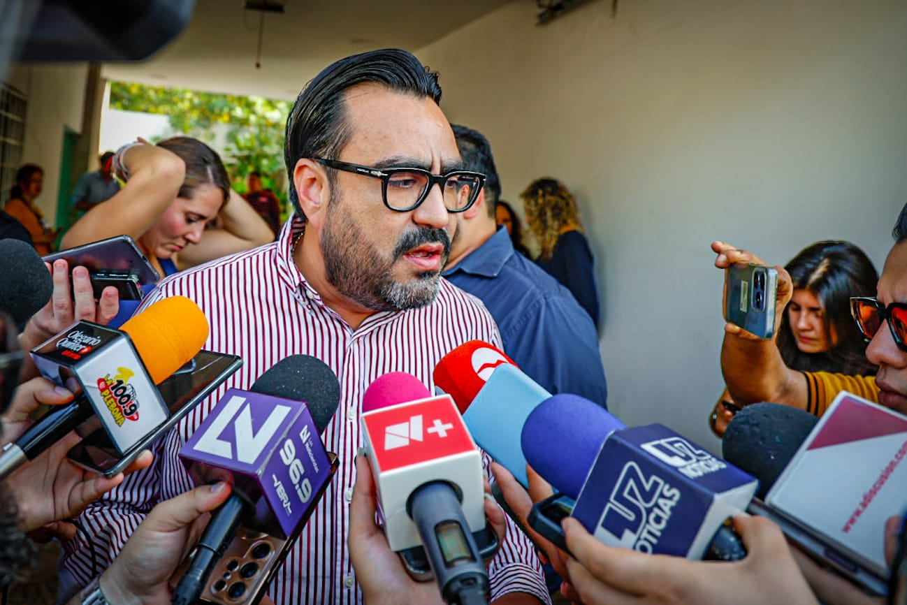 Gámez Mendívil entrega crédito de 100 mil pesos a mujeres emprendedoras de Los Mezcales