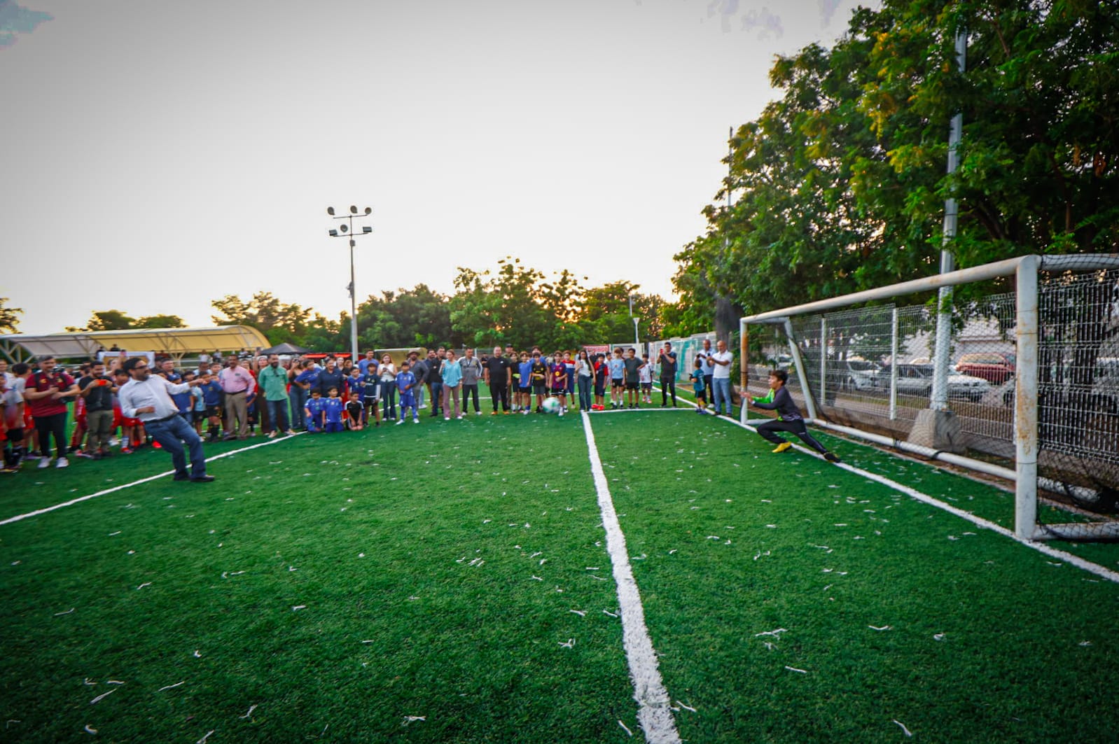Entregan cancha rehabilitada en Villa Universidad en Culiacán