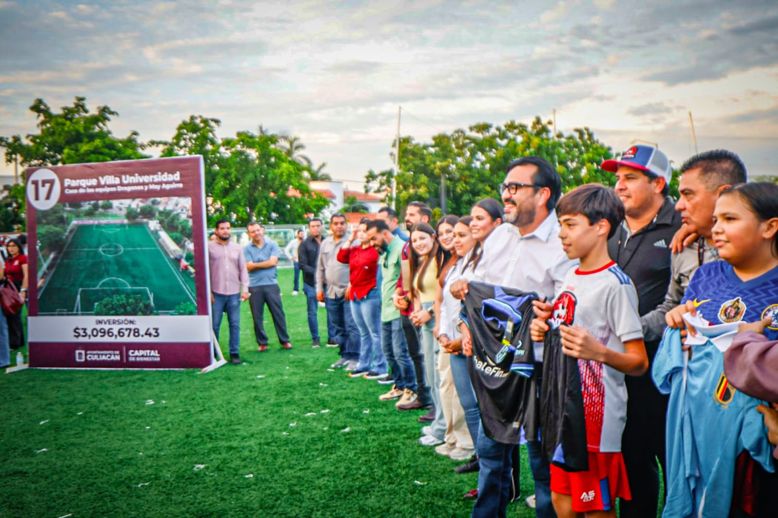 Entregan cancha rehabilitada en Villa Universidad en Culiacán