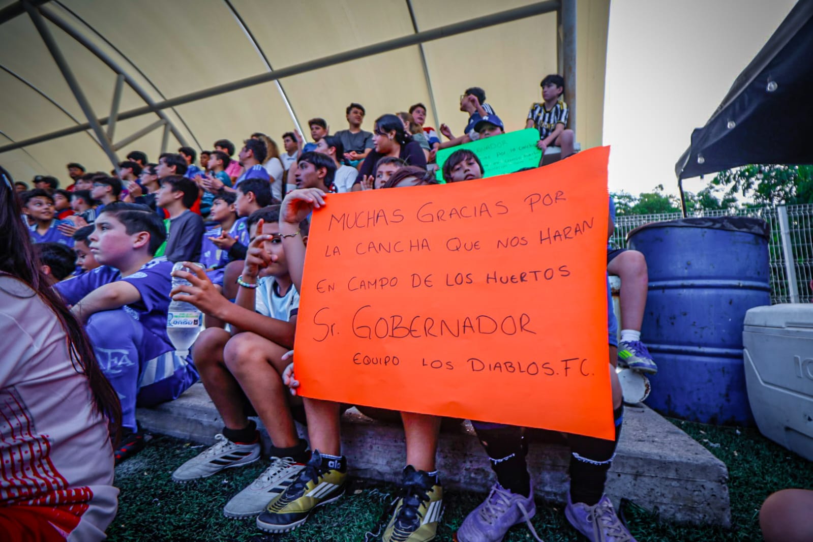 Entregan cancha rehabilitada en Villa Universidad en Culiacán